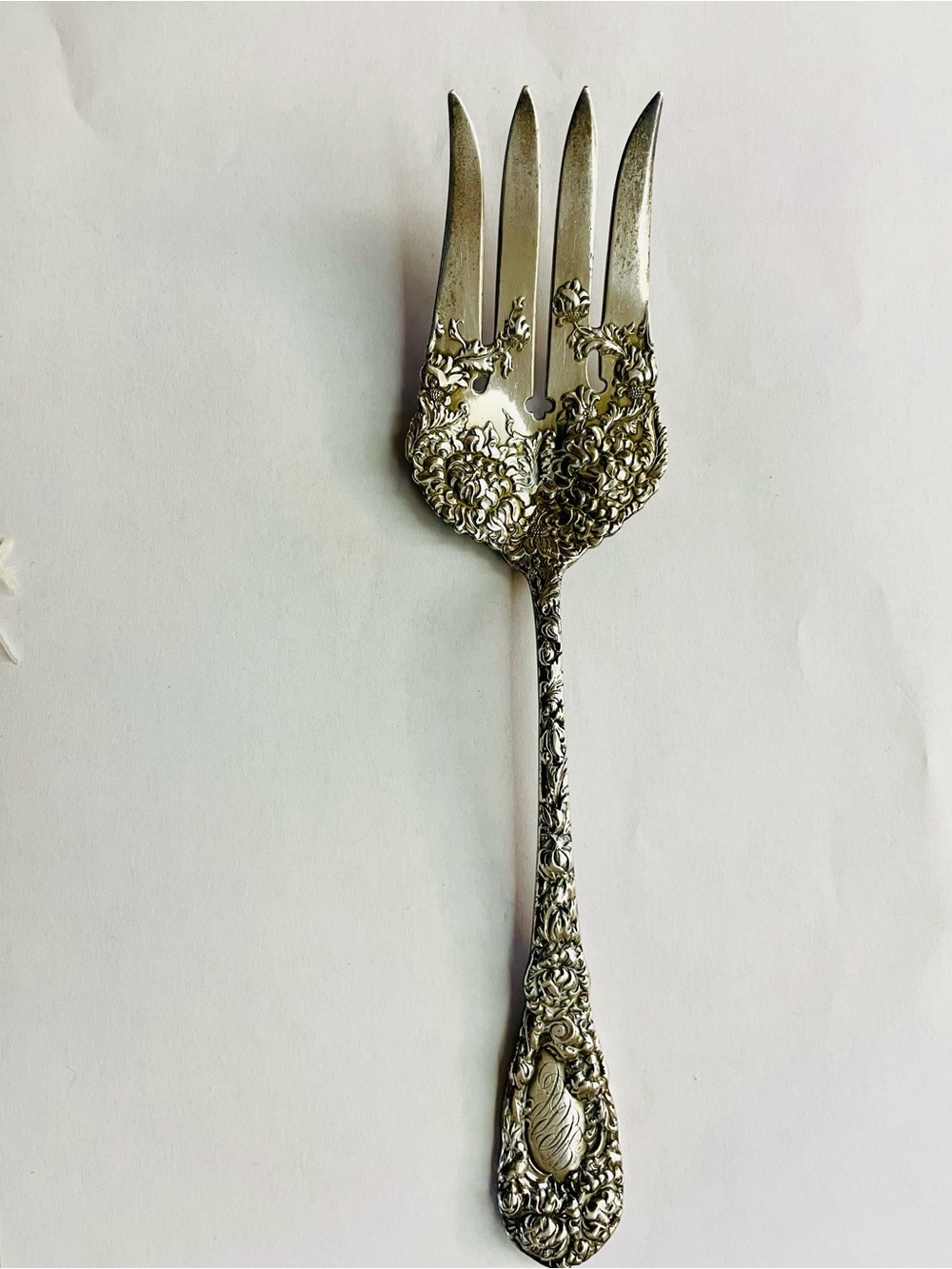 Chrysanthemum patter 925 sterling silver cold meat fork